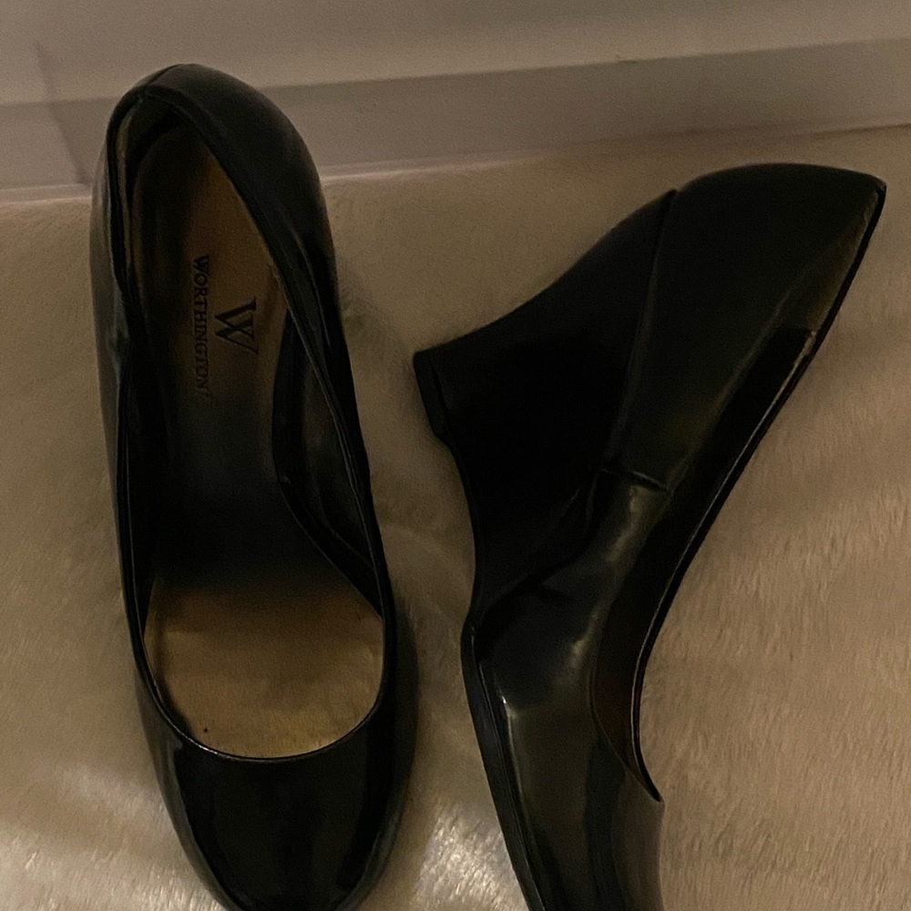 Worthington wedge patent leather heels